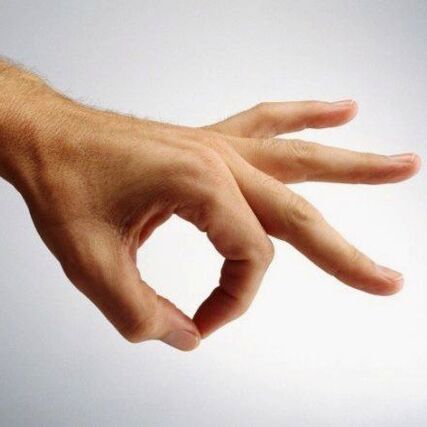 Jelqing-ul se efectuează folosind degetul mare și arătător.