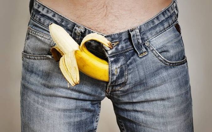Cocoș mare pe exemplul unei banane
